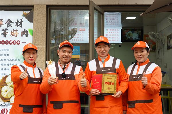 巴中纪老板采访实录:夫妻齐心创业,创造更好未来